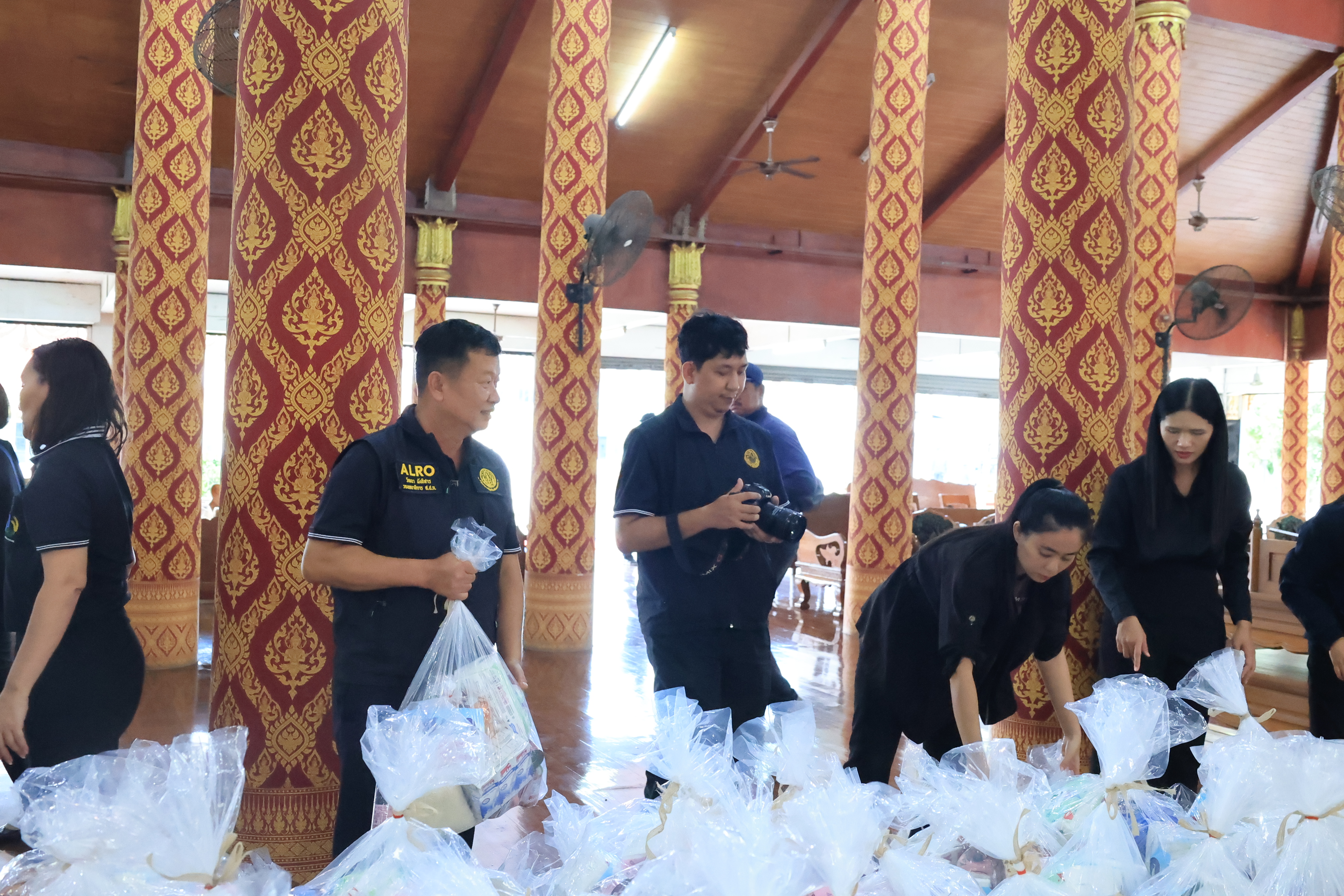 title - ส.ป.ก. ติดตามรมช.เกษตรฯ ช่วยเหลือพี่น้องผู้ประสบอุทกภัย ในเขตจังหวัดปทุมธานี